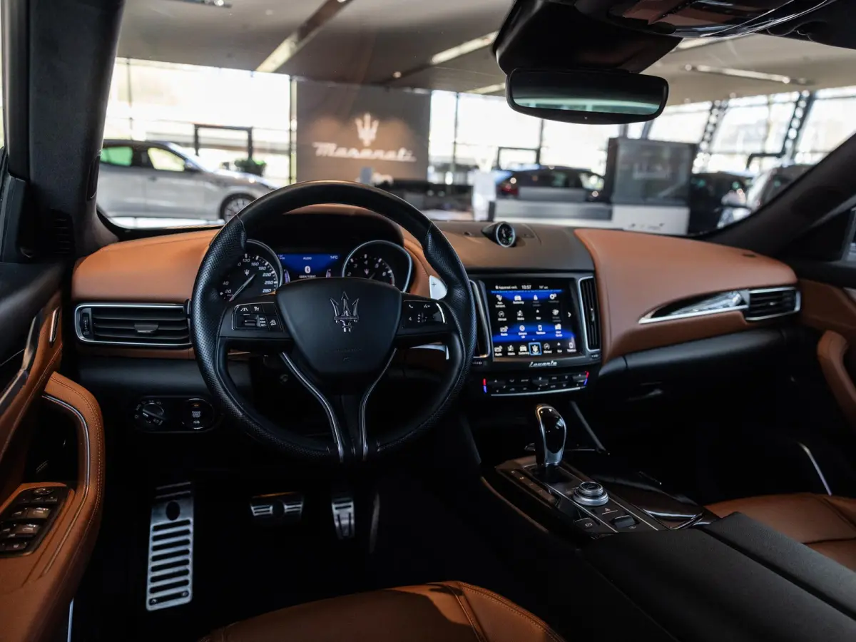 3.0 V6 AWD GranSport 350 pk | 1 jaar garantie |  Uitgebreid leder | Sportstoelen | Dubbel Privacy Glas | Premium Audio | 20" velgen | Driver Assistance Pack