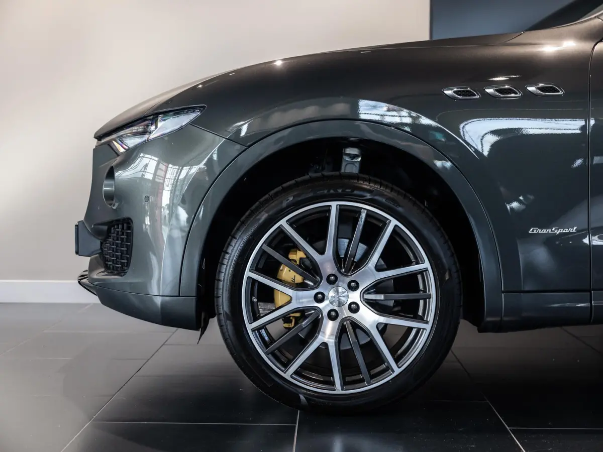 3.0 V6 AWD GranSport 350 pk | 1 jaar garantie |  Uitgebreid leder | Sportstoelen | Dubbel Privacy Glas | Premium Audio | 20" velgen | Driver Assistance Pack
