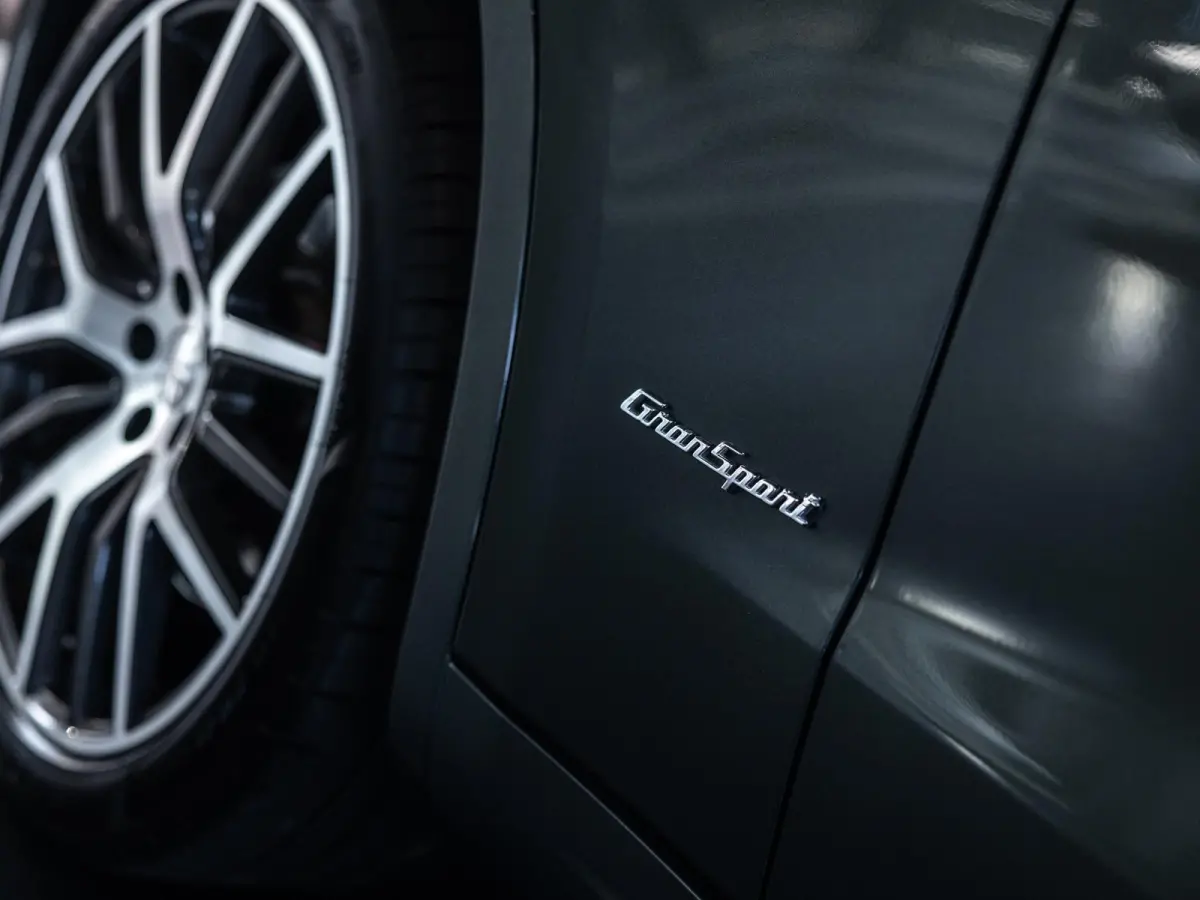3.0 V6 AWD GranSport 350 pk | 1 jaar garantie |  Uitgebreid leder | Sportstoelen | Dubbel Privacy Glas | Premium Audio | 20" velgen | Driver Assistance Pack