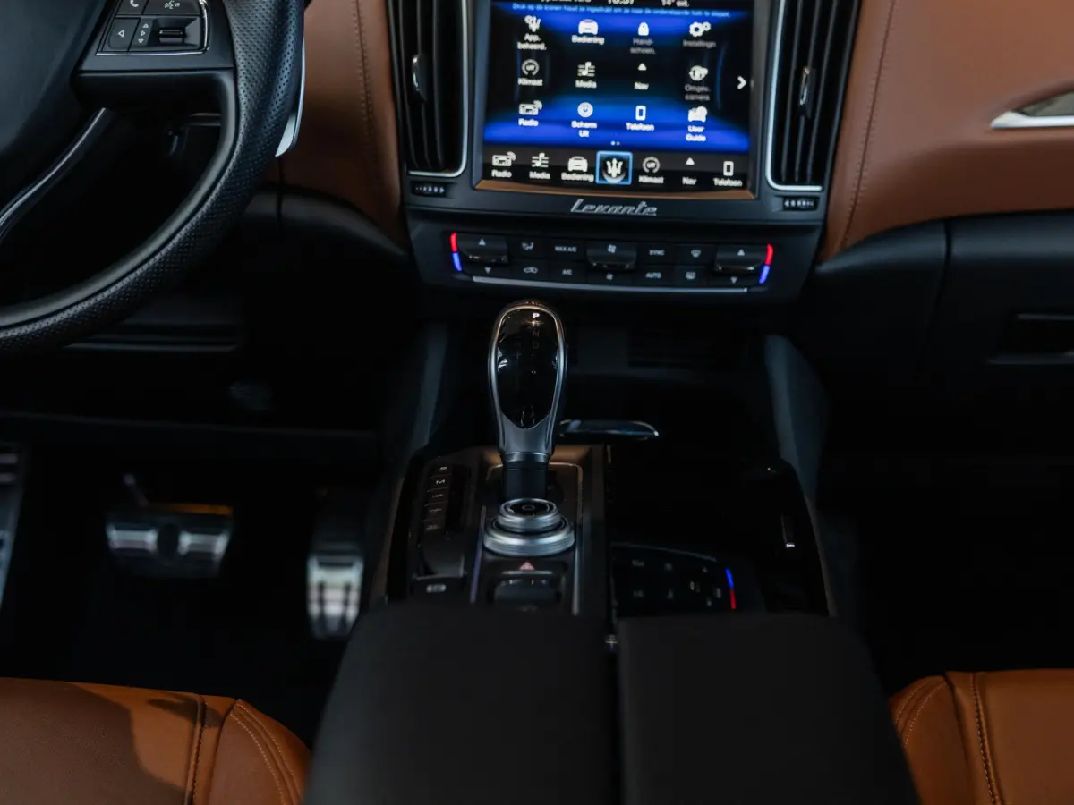 3.0 V6 AWD GranSport 350 pk | 1 jaar garantie |  Uitgebreid leder | Sportstoelen | Dubbel Privacy Glas | Premium Audio | 20" velgen | Driver Assistance Pack