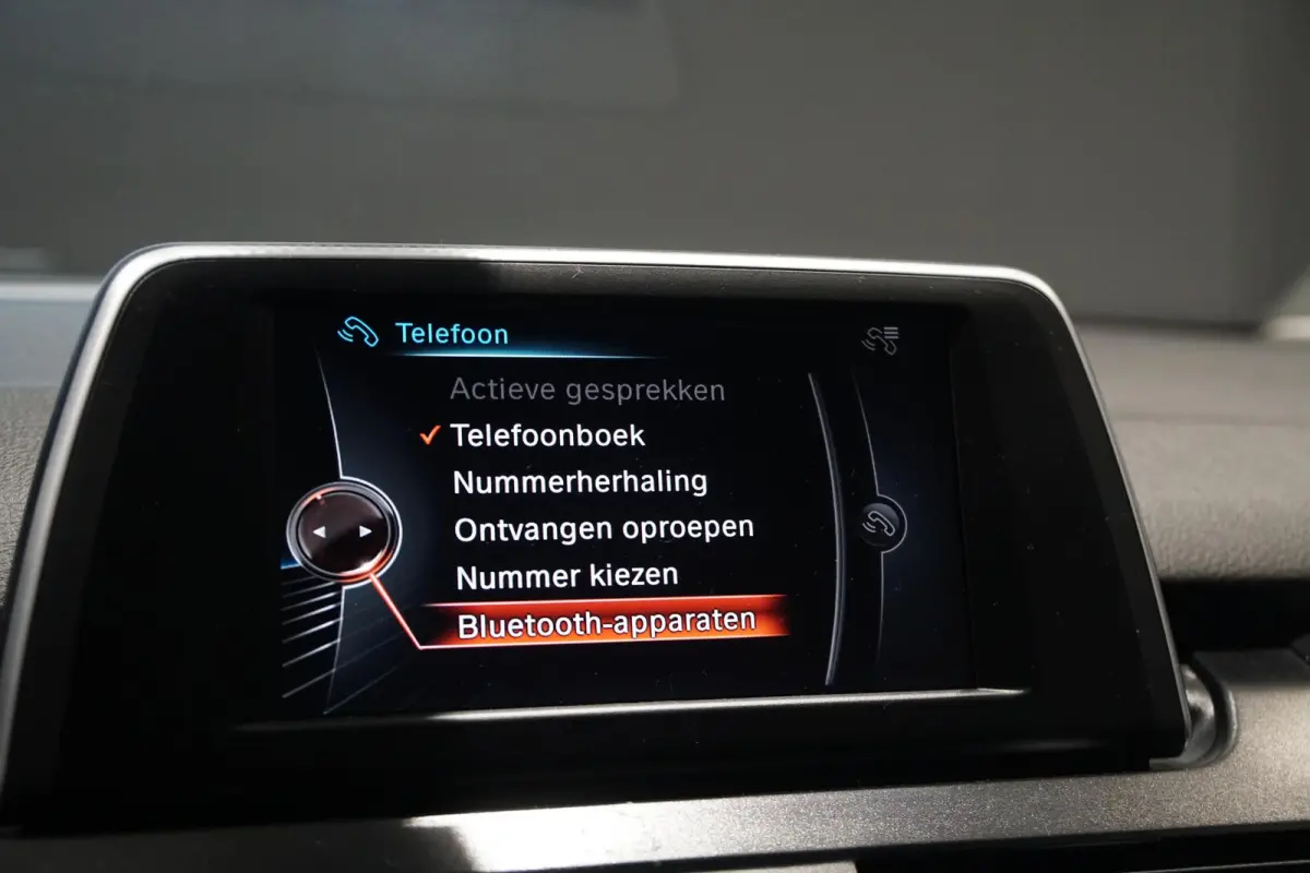 216i + STOELVERWARMING / NAVIGATIE