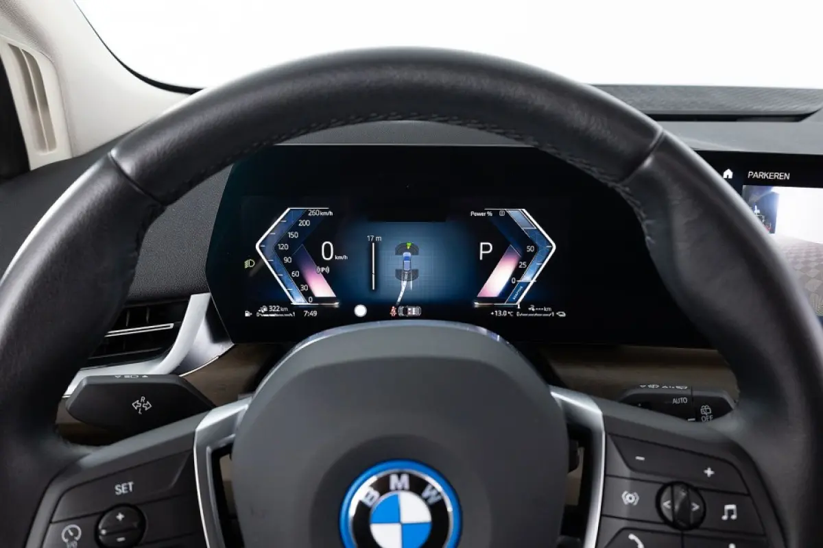 ActiveTourer 230e xDrive Luxury line | PANORAMADAK | LEDER | harman/kardon