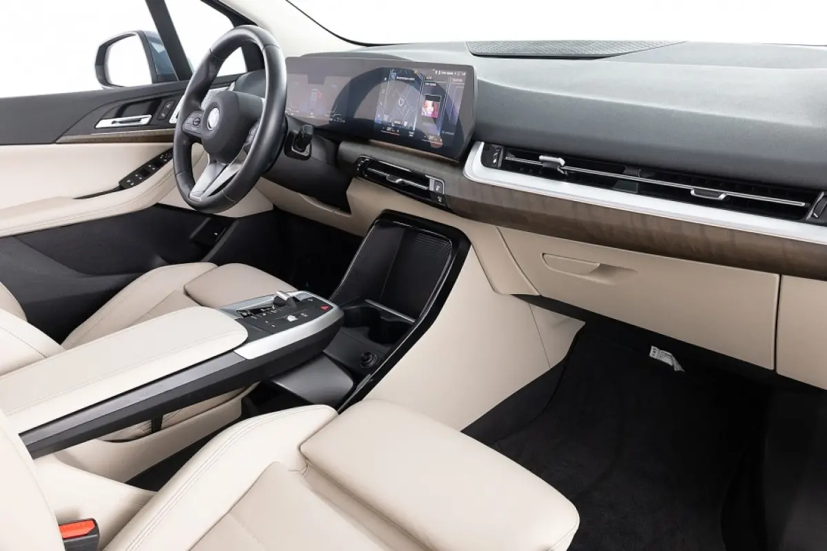 ActiveTourer 230e xDrive Luxury line | PANORAMADAK | LEDER | harman/kardon