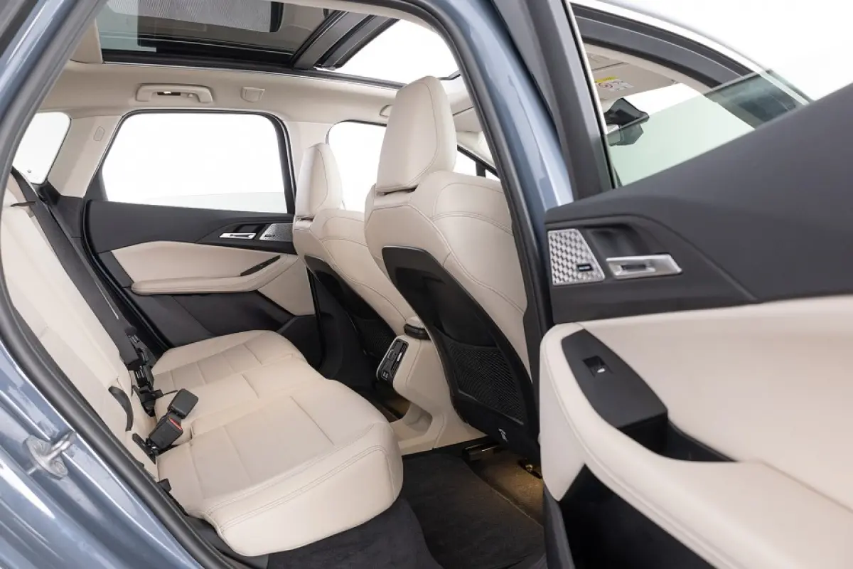 ActiveTourer 230e xDrive Luxury line | PANORAMADAK | LEDER | harman/kardon
