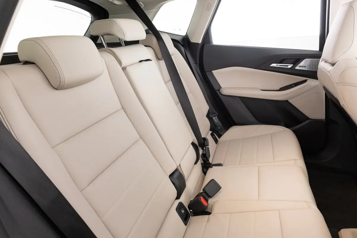 ActiveTourer 230e xDrive Luxury line | PANORAMADAK | LEDER | harman/kardon