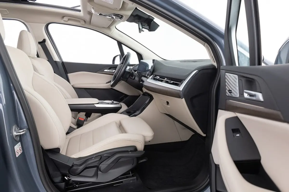 ActiveTourer 230e xDrive Luxury line | PANORAMADAK | LEDER | harman/kardon