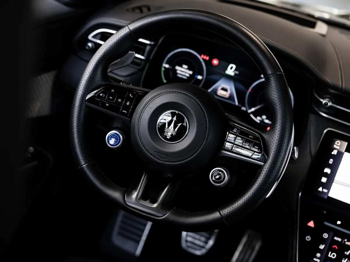 AWD Folgore 105kWh 550 pk | AWD | Panoramadak | Stoelventilatie | Stoel- en Stuurverwarming | Head Up Display