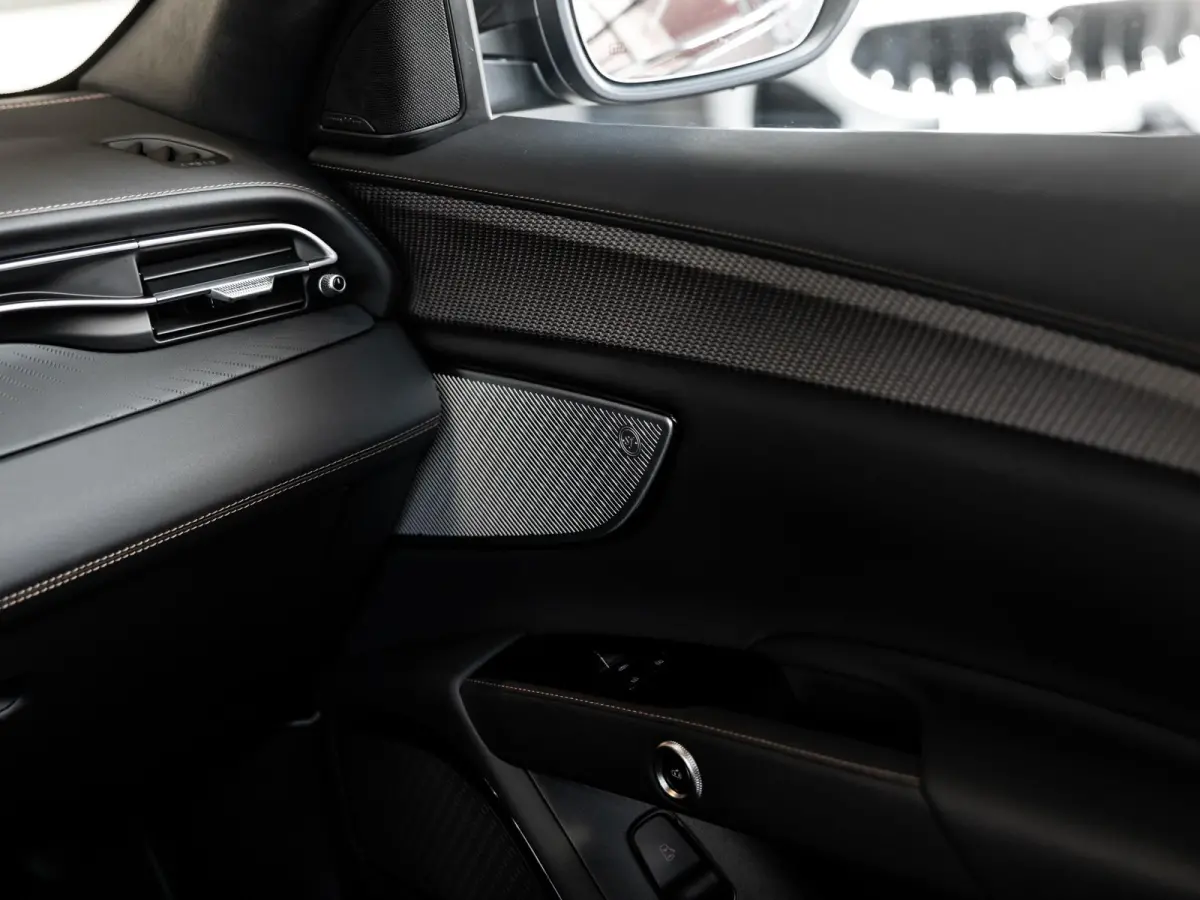 AWD Folgore 105kWh 550 pk | AWD | Panoramadak | Stoelventilatie | Stoel- en Stuurverwarming | Head Up Display