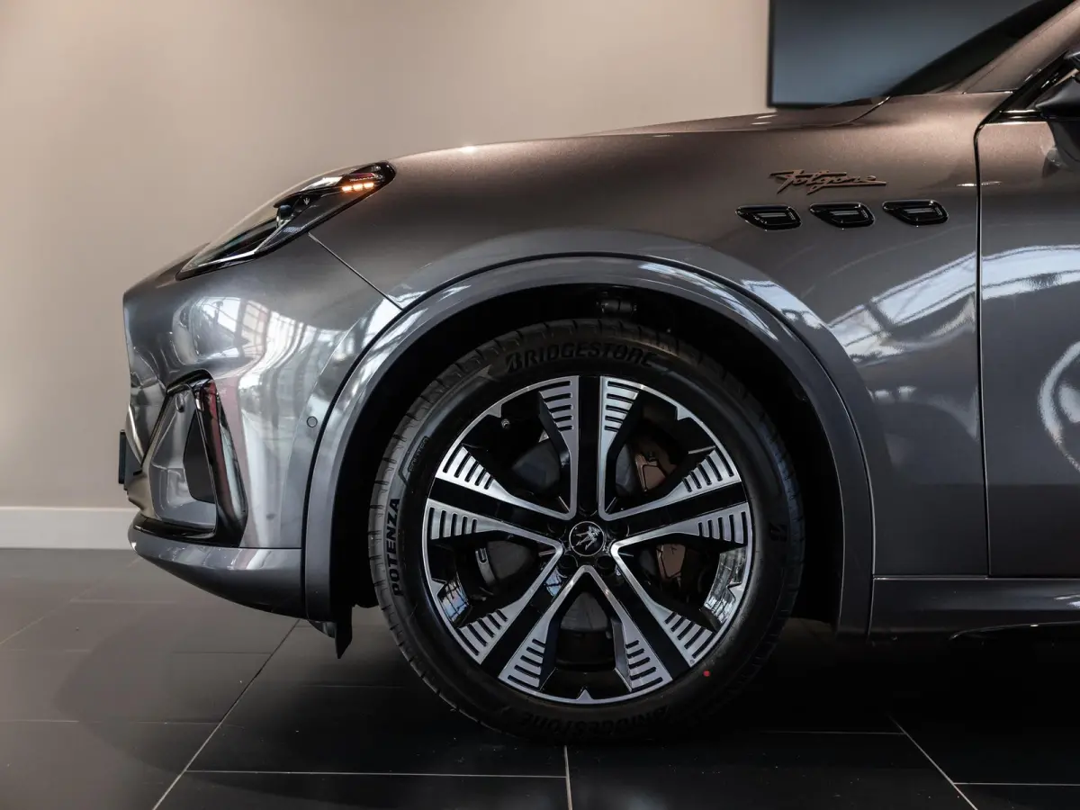 AWD Folgore 105kWh 550 pk | AWD | Panoramadak | Stoelventilatie | Stoel- en Stuurverwarming | Head Up Display
