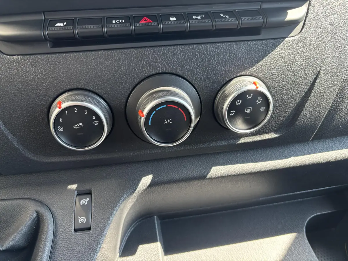 2.3 Turbo L2H2*A/C*CRUISE*HAAK*CAM*TEL*PDC*