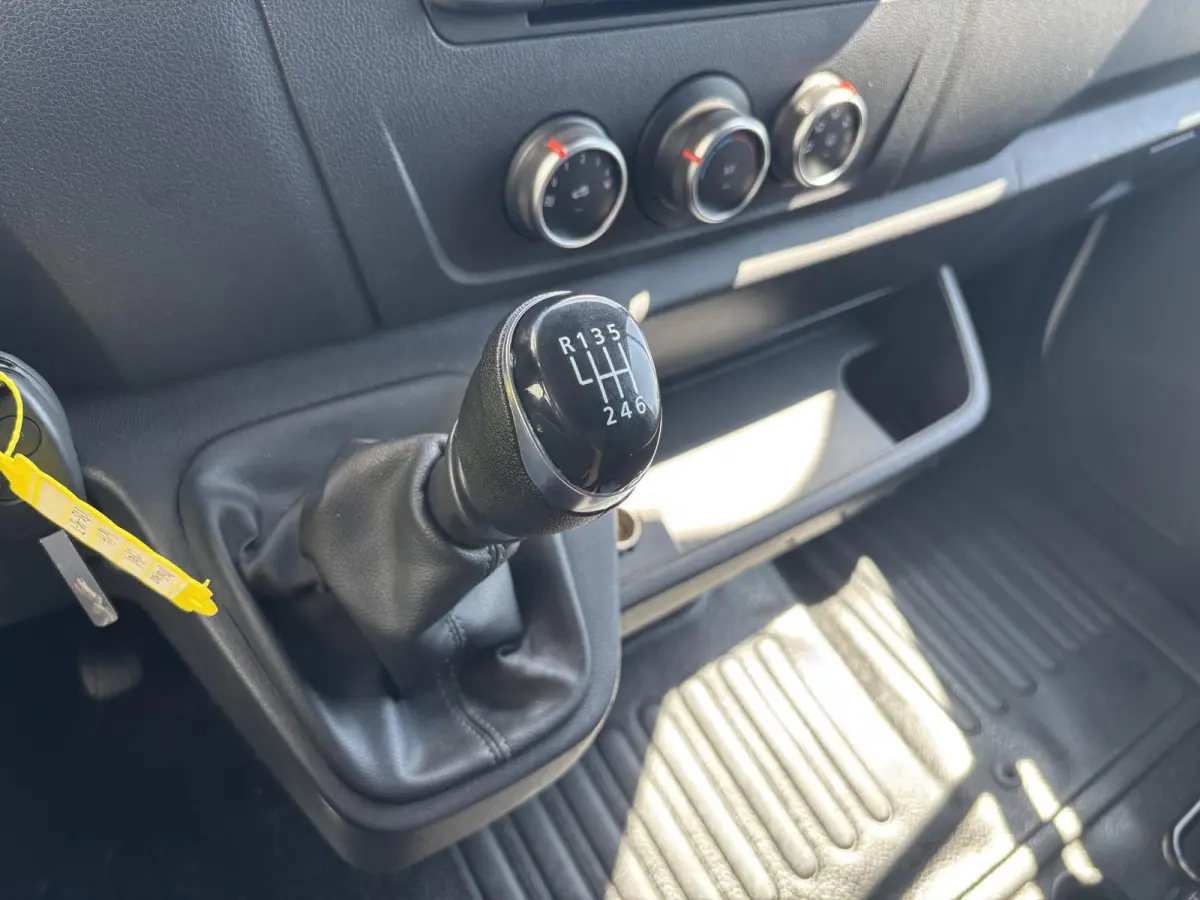 2.3 Turbo L2H2*A/C*CRUISE*HAAK*CAM*TEL*PDC*