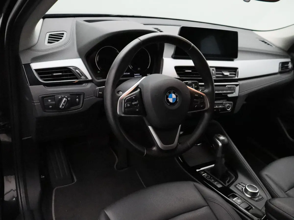 xDrive25e Spiegels Elektrisch Inklapbaar | SoH 92% | Achteruitrijcamera | Verwarmde Stoelen | Park Assistant | Head-Up Display | 17''