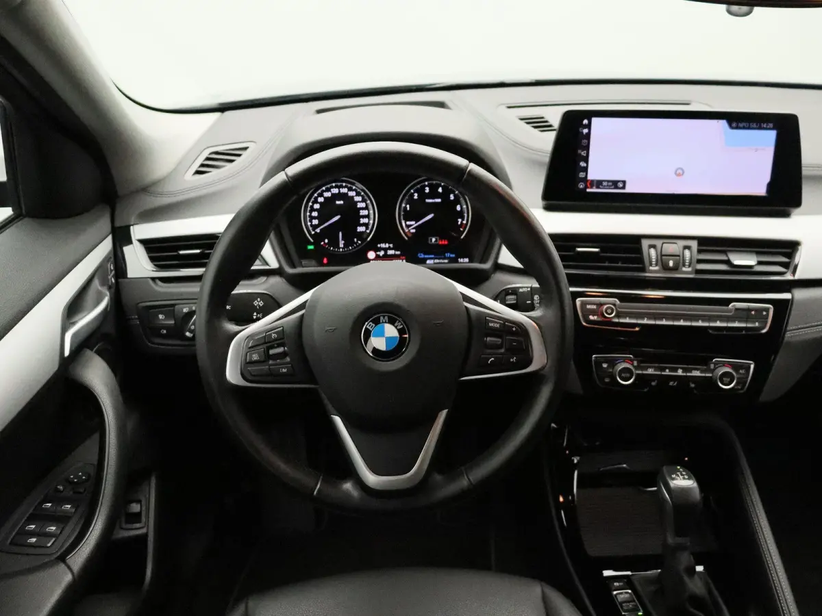 xDrive25e Spiegels Elektrisch Inklapbaar | SoH 92% | Achteruitrijcamera | Verwarmde Stoelen | Park Assistant | Head-Up Display | 17''
