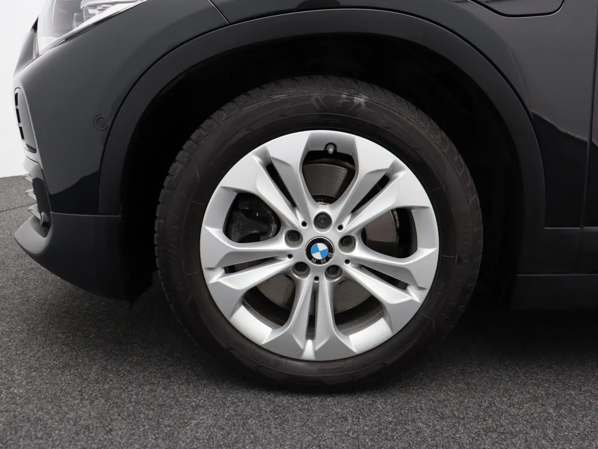 xDrive25e Spiegels Elektrisch Inklapbaar | SoH 92% | Achteruitrijcamera | Verwarmde Stoelen | Park Assistant | Head-Up Display | 17''