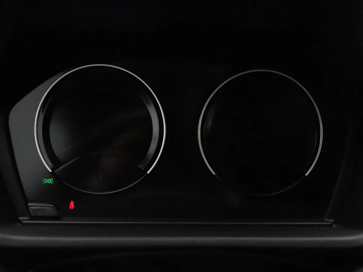 xDrive25e Spiegels Elektrisch Inklapbaar | SoH 92% | Achteruitrijcamera | Verwarmde Stoelen | Park Assistant | Head-Up Display | 17''