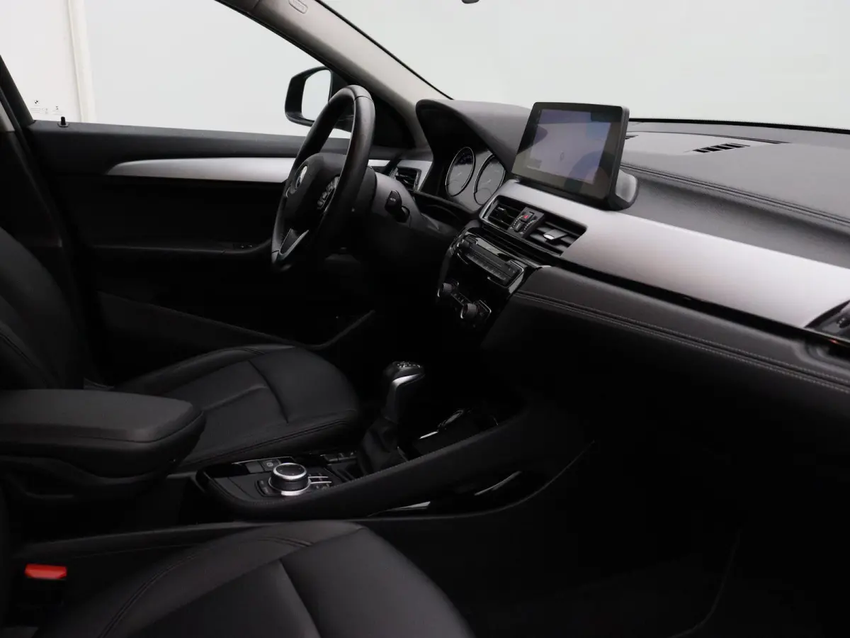 xDrive25e Spiegels Elektrisch Inklapbaar | SoH 92% | Achteruitrijcamera | Verwarmde Stoelen | Park Assistant | Head-Up Display | 17''