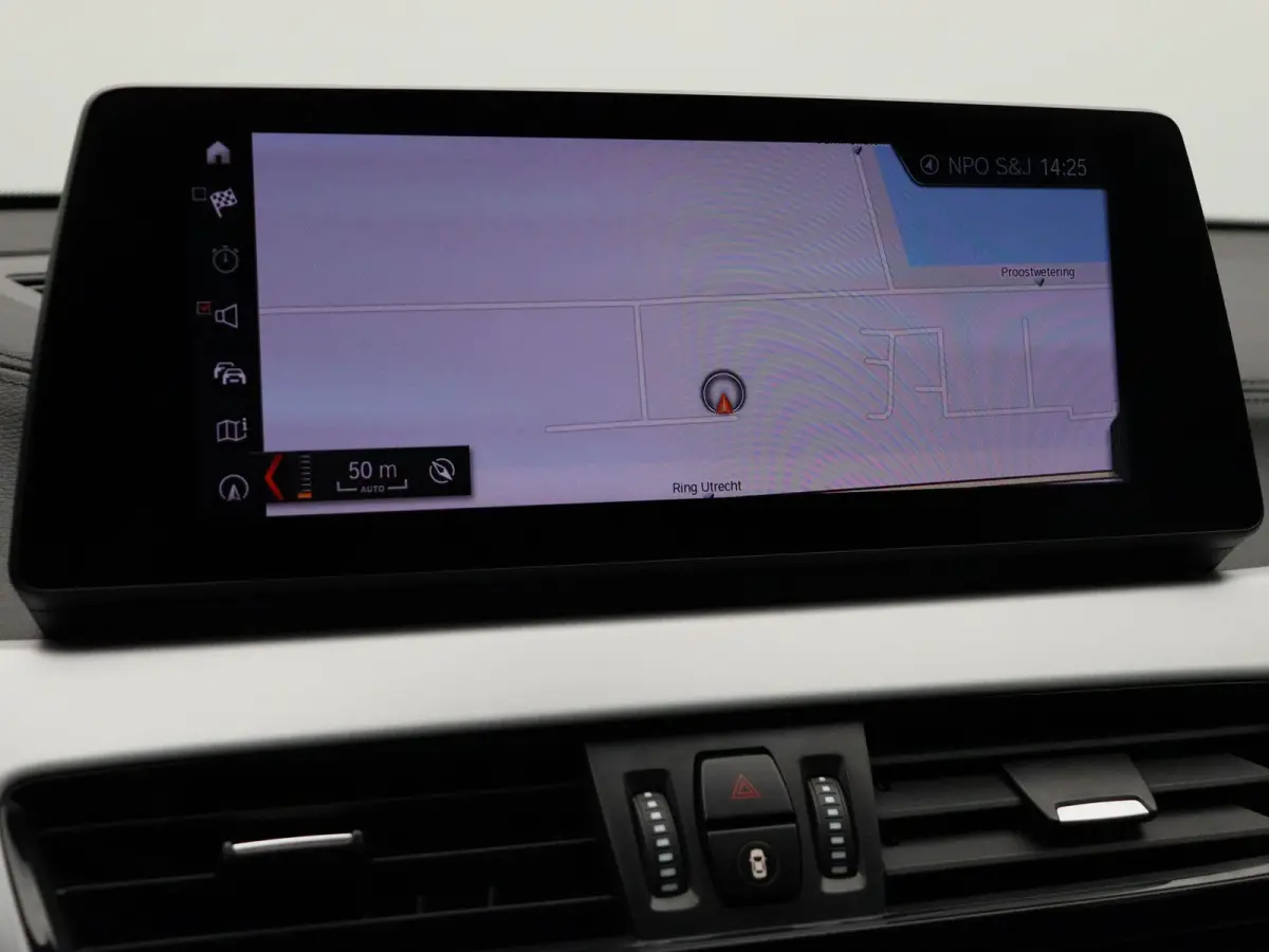 xDrive25e Spiegels Elektrisch Inklapbaar | SoH 92% | Achteruitrijcamera | Verwarmde Stoelen | Park Assistant | Head-Up Display | 17''