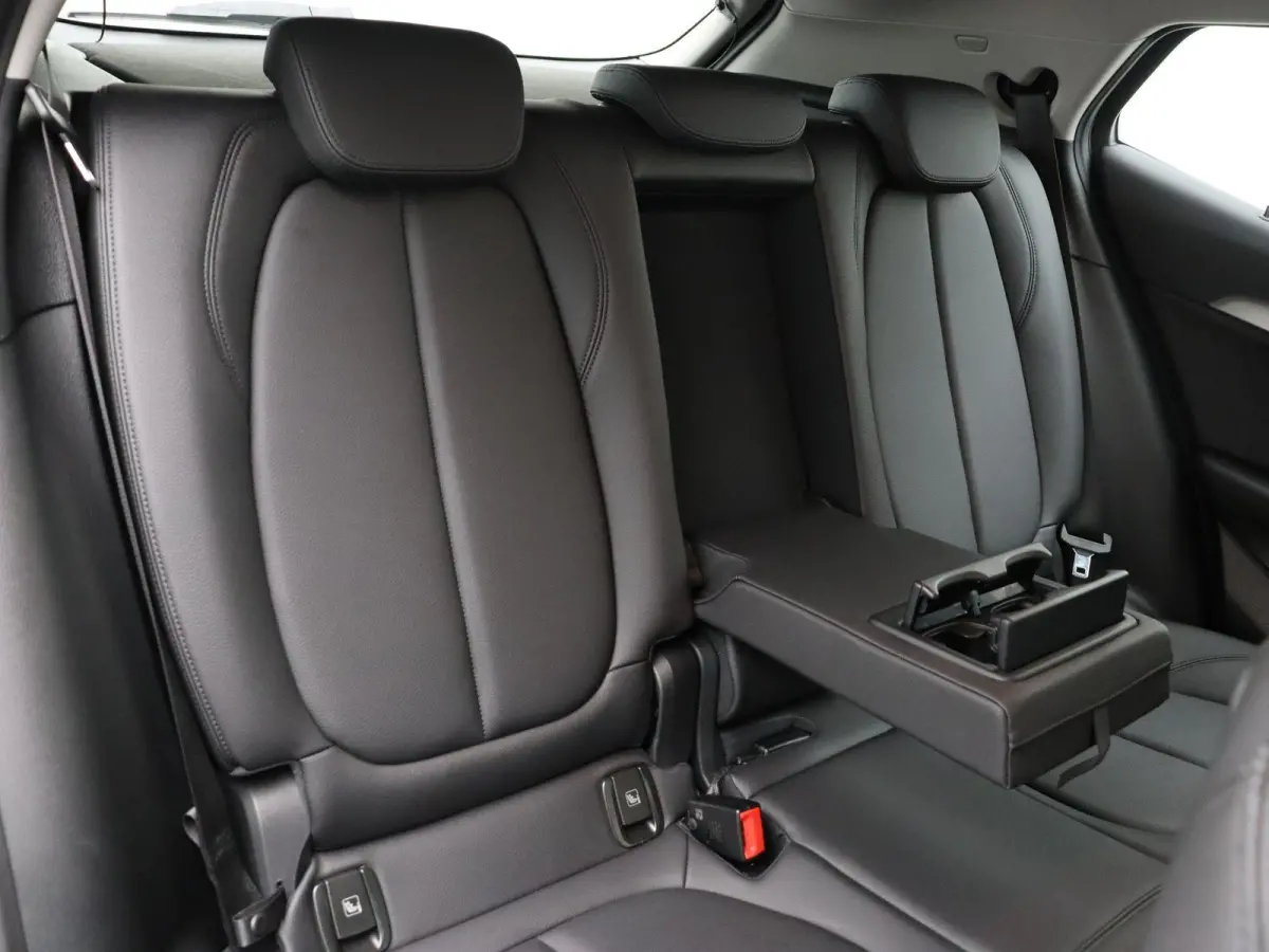 xDrive25e Spiegels Elektrisch Inklapbaar | SoH 92% | Achteruitrijcamera | Verwarmde Stoelen | Park Assistant | Head-Up Display | 17''