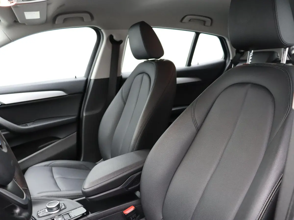 xDrive25e Spiegels Elektrisch Inklapbaar | SoH 92% | Achteruitrijcamera | Verwarmde Stoelen | Park Assistant | Head-Up Display | 17''