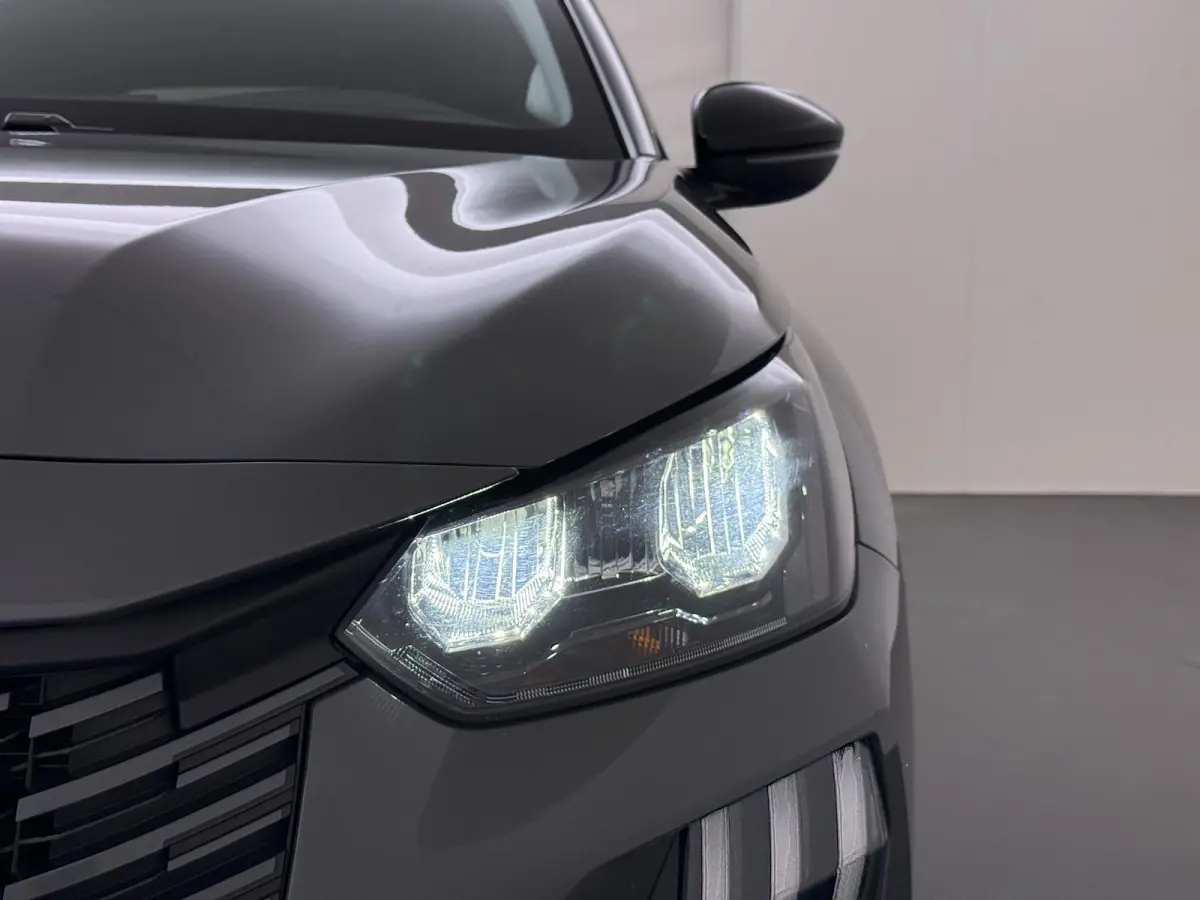 Hybrid e-DCS6 Allure RIJKLAARPRIJS | FABRIEKSGARANTIE t/m 03-2027 | TOPSTAAT! | KEYLESS ENTRY | APPLE CARPLAY-ANDROID AUTO| PARKEERSENSOREN VOOR EN ACHTER |