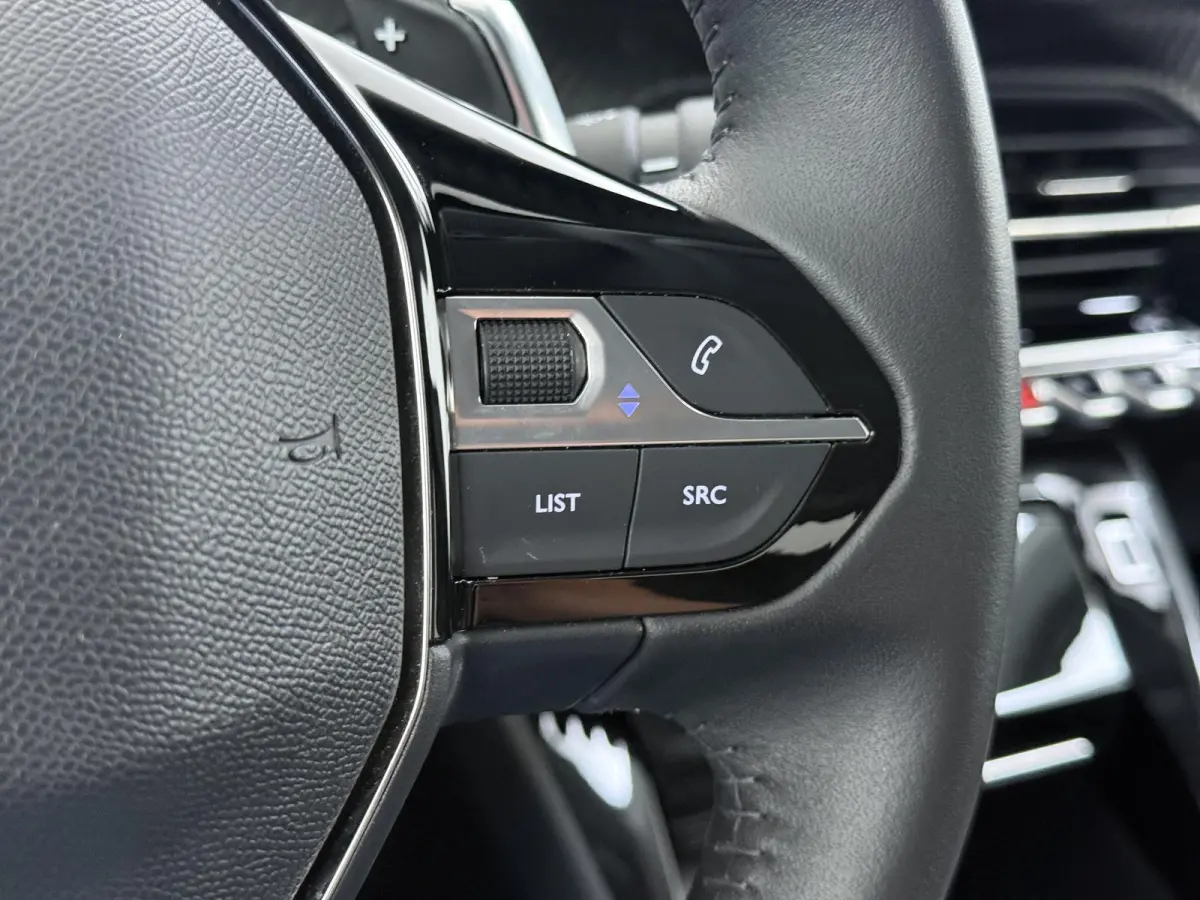 Hybrid e-DCS6 Allure RIJKLAARPRIJS | FABRIEKSGARANTIE t/m 03-2027 | TOPSTAAT! | KEYLESS ENTRY | APPLE CARPLAY-ANDROID AUTO| PARKEERSENSOREN VOOR EN ACHTER |
