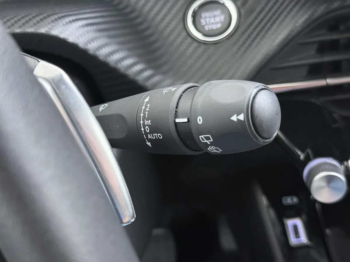 Hybrid e-DCS6 Allure RIJKLAARPRIJS | FABRIEKSGARANTIE t/m 03-2027 | TOPSTAAT! | KEYLESS ENTRY | APPLE CARPLAY-ANDROID AUTO| PARKEERSENSOREN VOOR EN ACHTER |