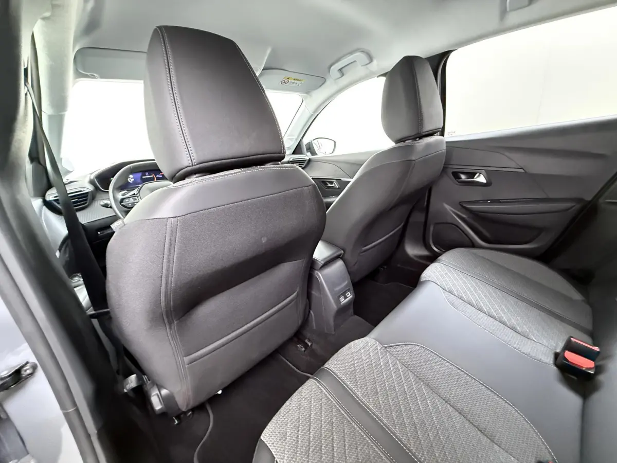 Hybrid e-DCS6 Allure RIJKLAARPRIJS | FABRIEKSGARANTIE t/m 03-2027 | TOPSTAAT! | KEYLESS ENTRY | APPLE CARPLAY-ANDROID AUTO| PARKEERSENSOREN VOOR EN ACHTER |