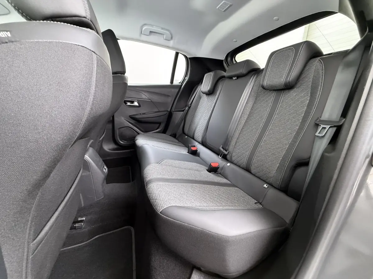 Hybrid e-DCS6 Allure RIJKLAARPRIJS | FABRIEKSGARANTIE t/m 03-2027 | TOPSTAAT! | KEYLESS ENTRY | APPLE CARPLAY-ANDROID AUTO| PARKEERSENSOREN VOOR EN ACHTER |