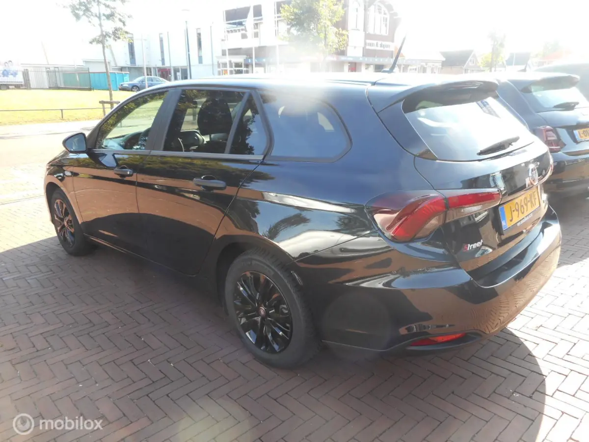 1.4 Street CRUISE CONTROL+NAVIGATIE+METALLIC+RESERVEWIEL