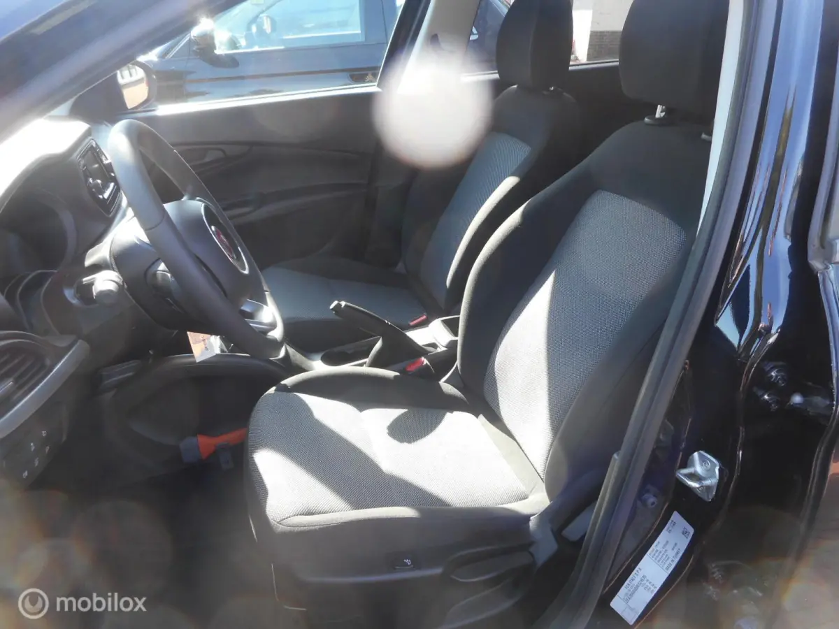1.4 Street CRUISE CONTROL+NAVIGATIE+METALLIC+RESERVEWIEL