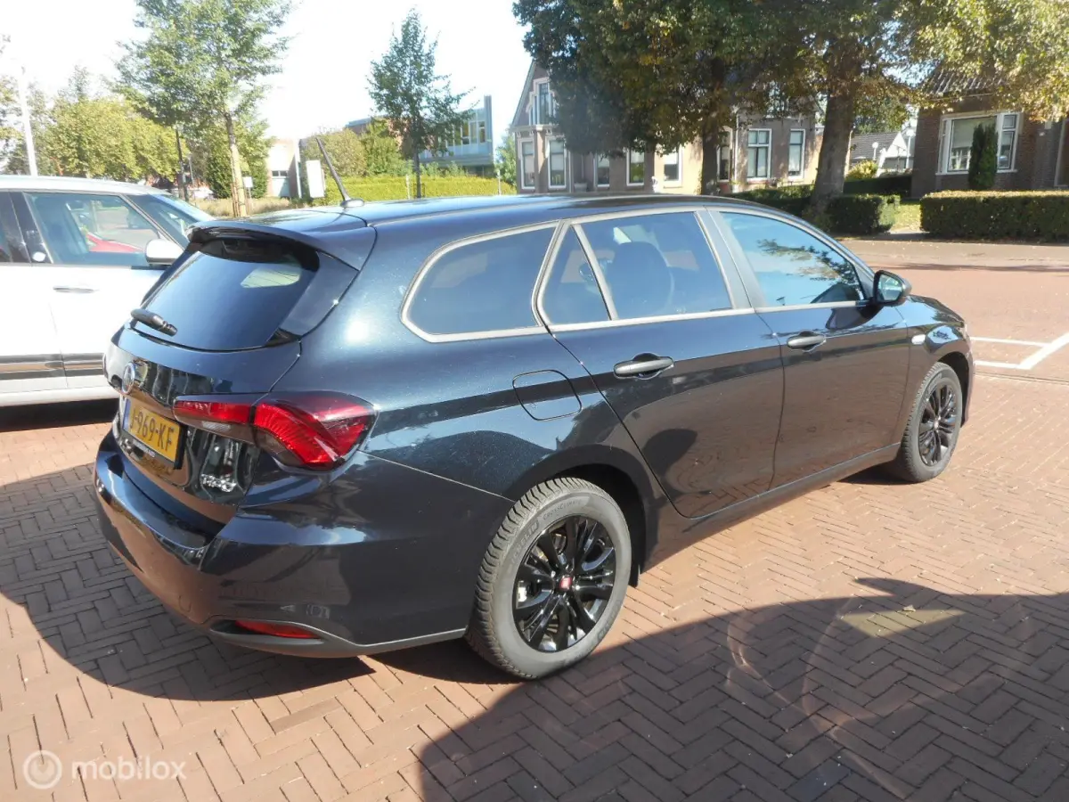 1.4 Street CRUISE CONTROL+NAVIGATIE+METALLIC+RESERVEWIEL