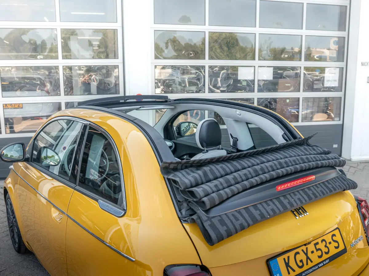 Hybrid La Prima Cabrio | Clima | LED | PDC | JBL Premium Audio | 17" | Camera | Canneloni Ivory/Piombo interieur