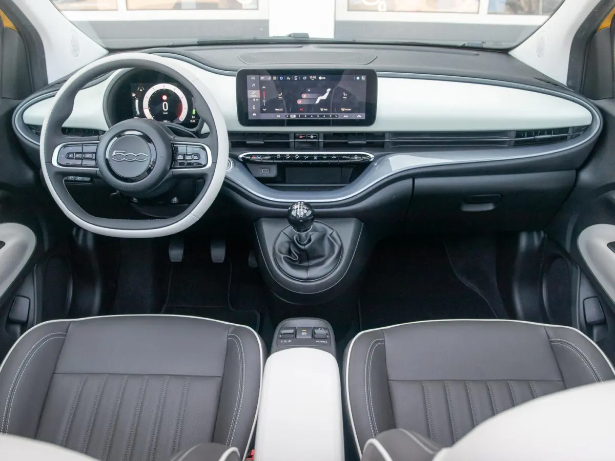 Hybrid La Prima Cabrio | Clima | LED | PDC | JBL Premium Audio | 17" | Camera | Canneloni Ivory/Piombo interieur