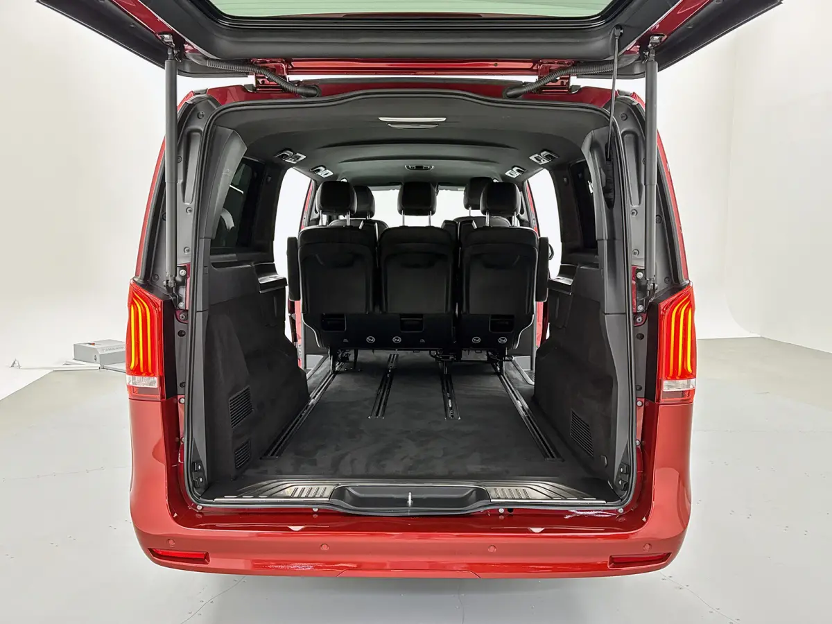 250d DC L3 AMG 4-Matic Maxton Spoilers Hyacinth Red metallic Dubbele Cabine Leder Dubbele Schuifdeur Lane Assist