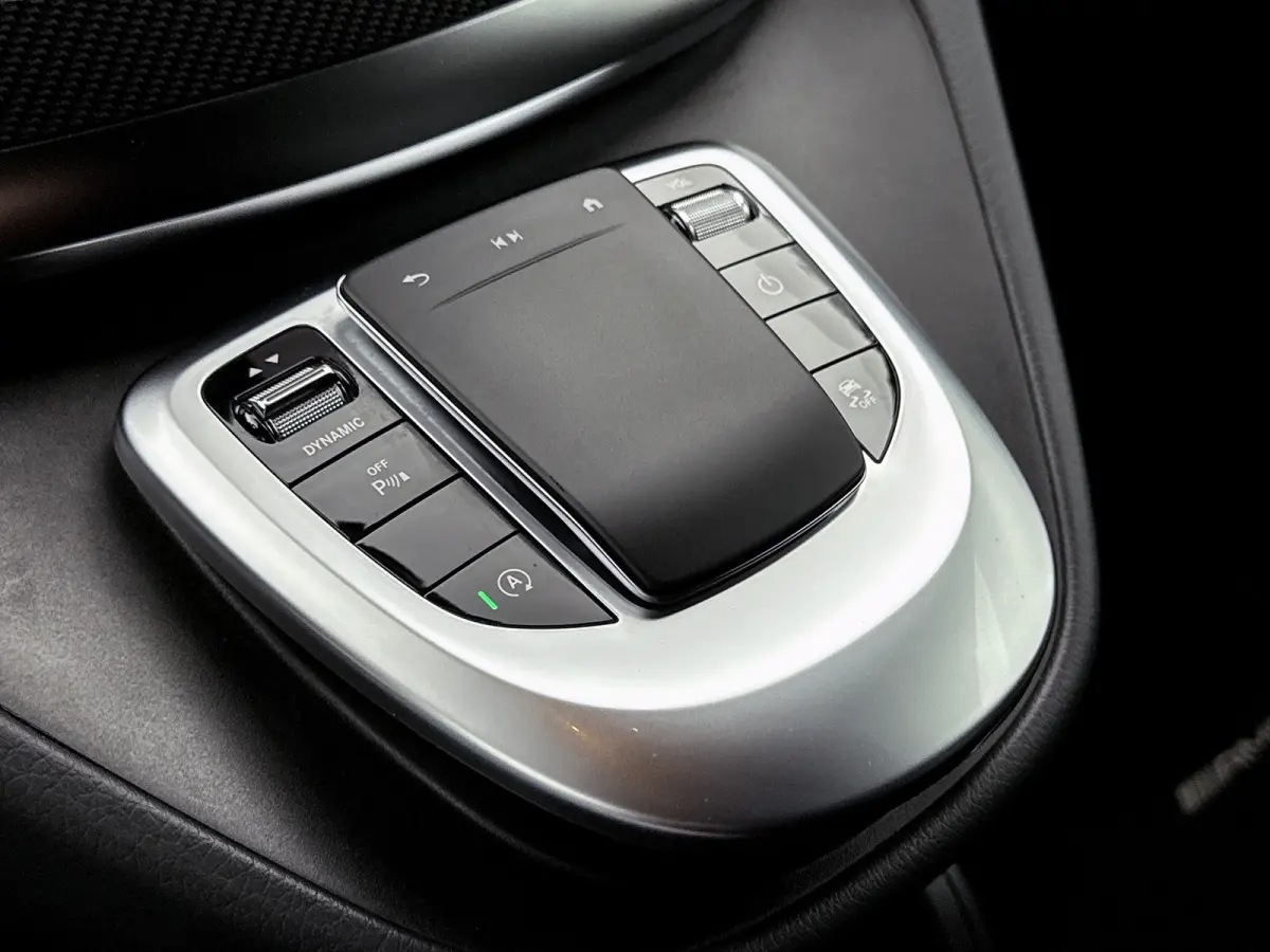 250d DC L3 AMG 4-Matic Maxton Spoilers Hyacinth Red metallic Dubbele Cabine Leder Dubbele Schuifdeur Lane Assist