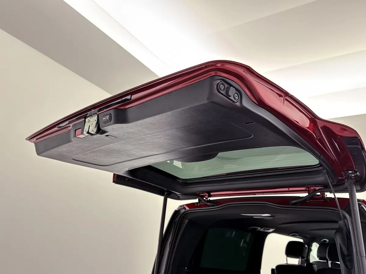 250d DC L3 AMG 4-Matic Maxton Spoilers Hyacinth Red metallic Dubbele Cabine Leder Dubbele Schuifdeur Lane Assist