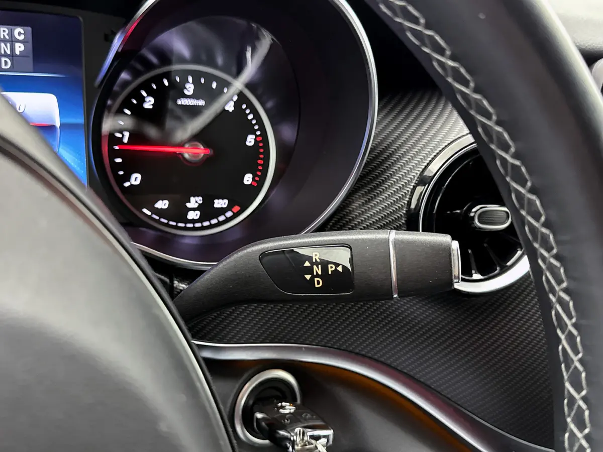 250d DC L3 AMG 4-Matic Maxton Spoilers Hyacinth Red metallic Dubbele Cabine Leder Dubbele Schuifdeur Lane Assist