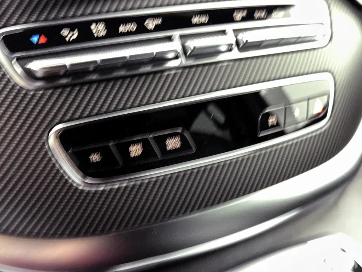 250d DC L3 AMG 4-Matic Maxton Spoilers Hyacinth Red metallic Dubbele Cabine Leder Dubbele Schuifdeur Lane Assist