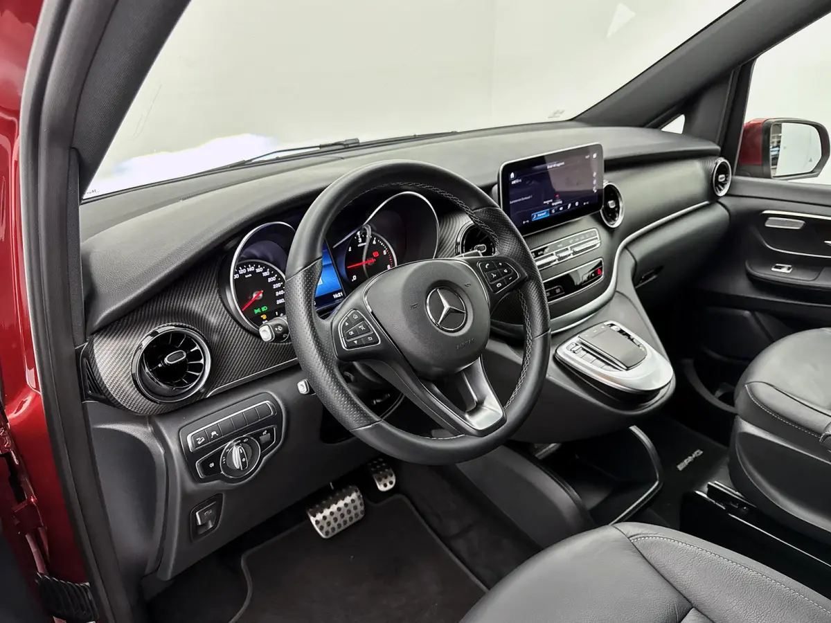 250d DC L3 AMG 4-Matic Maxton Spoilers Hyacinth Red metallic Dubbele Cabine Leder Dubbele Schuifdeur Lane Assist