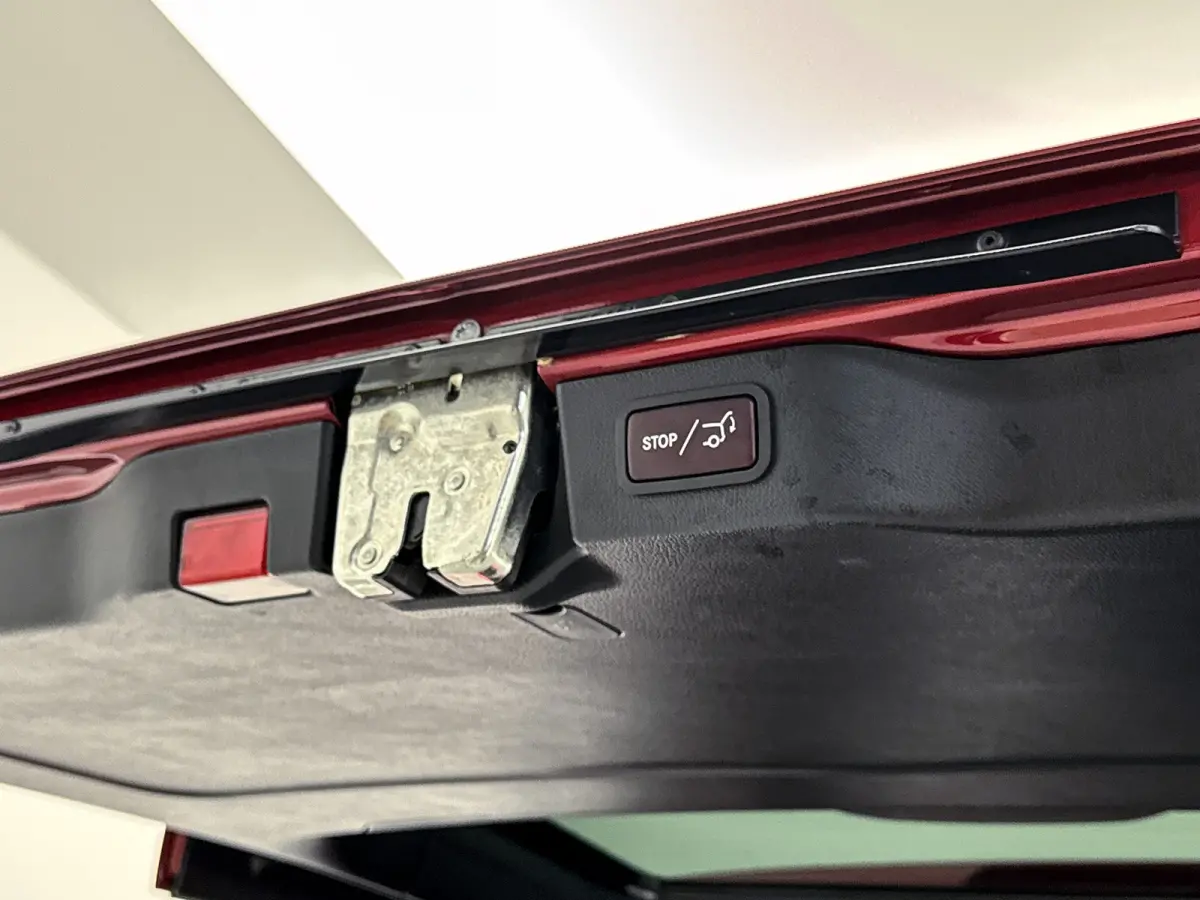 250d DC L3 AMG 4-Matic Maxton Spoilers Hyacinth Red metallic Dubbele Cabine Leder Dubbele Schuifdeur Lane Assist