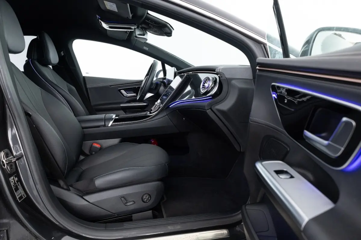 300 Business Line 89 kWh SOH 95% | Half LEDER | NAVI | ECC | LED | EL. STOELEN