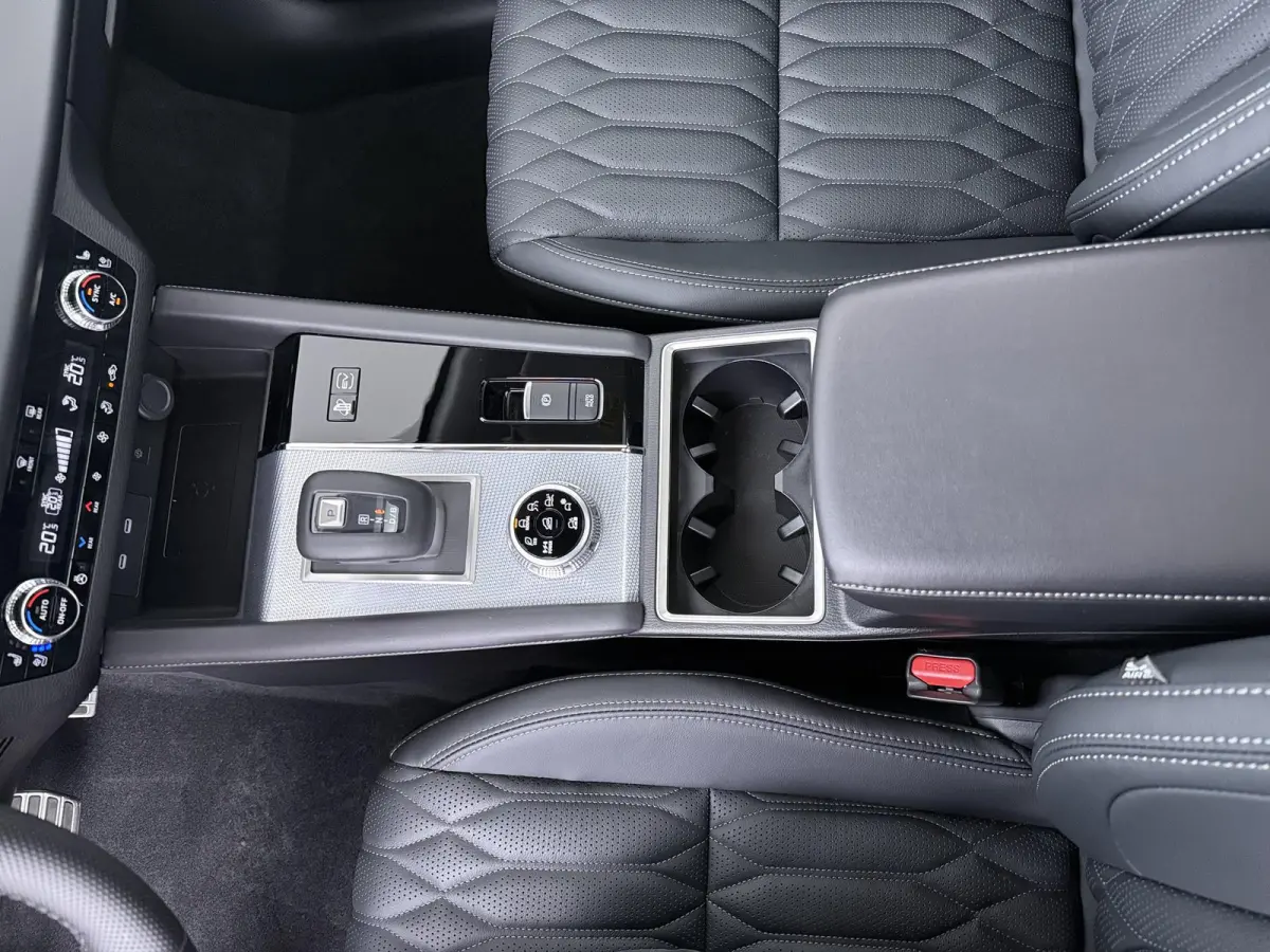 2.4 PHEV Instyle | €4.000 Voorraadkorting | 360° Camera | Adaptive Cruise Control | Bekleding Leder | Climate Control | Elektrische Kofferklep | Elektrische Stoelen | Navigatie | Panorama