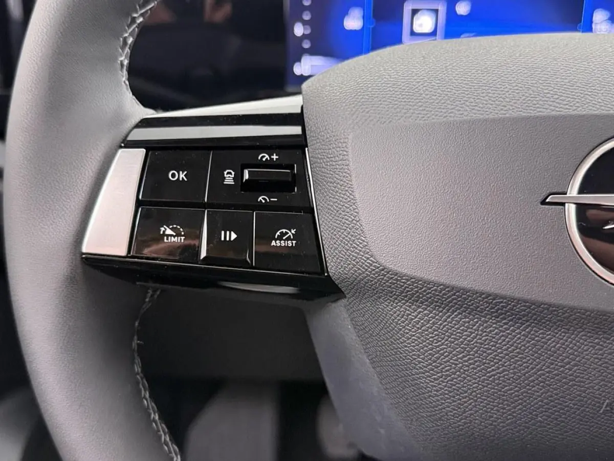 1.2T Business Ed. 18inch/Nav/Camera/Winterpakket/ Ecc/Led/Agr/CarPlay/Vc/Ad.Cruise