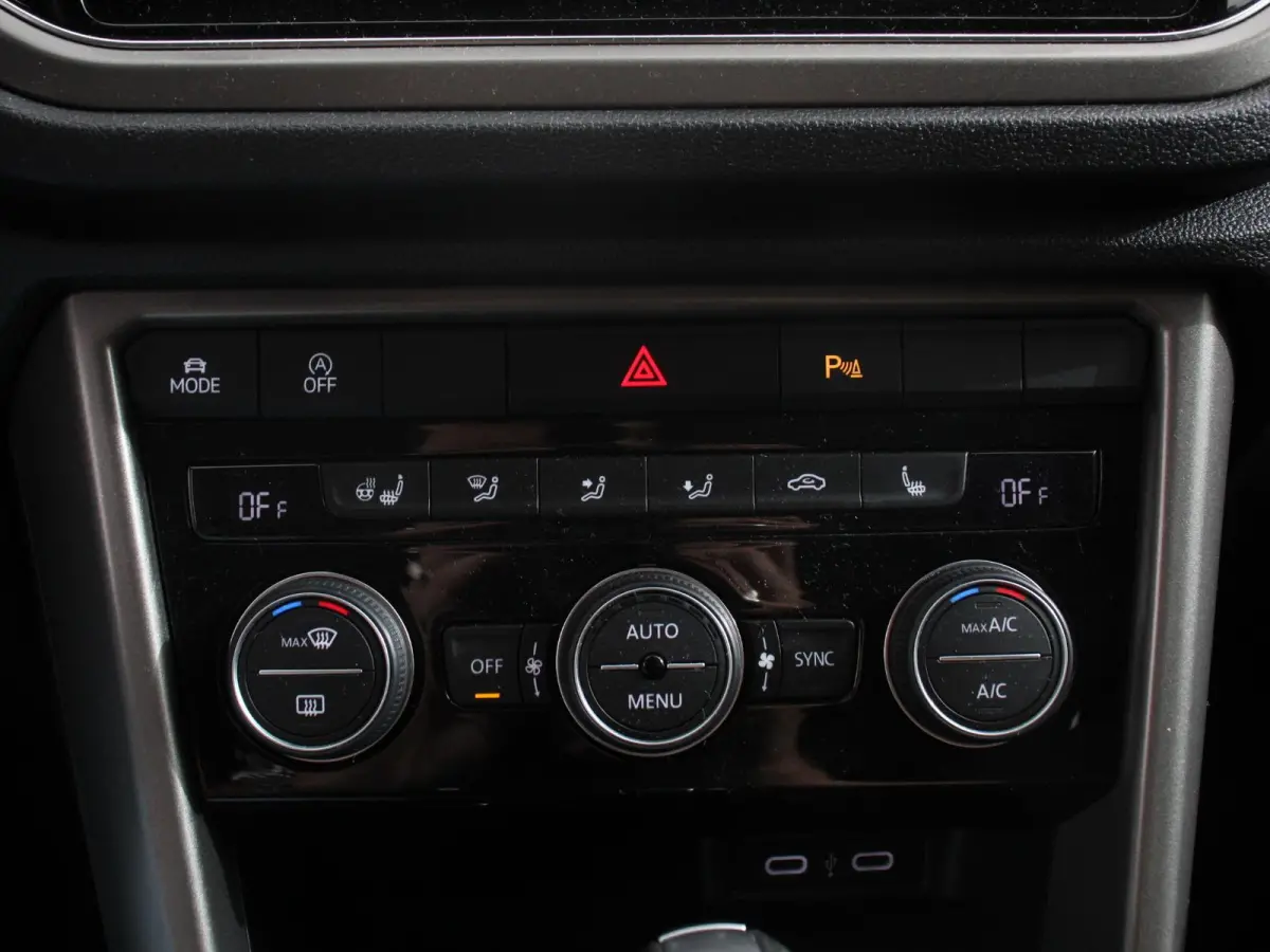 1.5 TSI 150pk DSG Style Team Climate Control Camera Parkeer sensoren Adaptive Cruise control Dab Electrisch bedienbare kofferbak Lichtmetalen Velgen