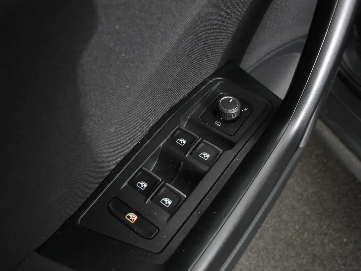 1.5 TSI 150pk DSG Style Team Climate Control Camera Parkeer sensoren Adaptive Cruise control Dab Electrisch bedienbare kofferbak Lichtmetalen Velgen
