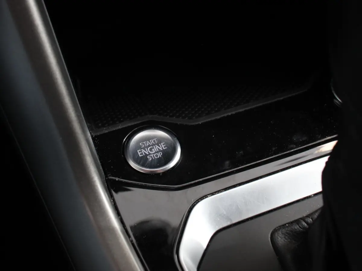 1.5 TSI 150pk DSG Style Team Climate Control Camera Parkeer sensoren Adaptive Cruise control Dab Electrisch bedienbare kofferbak Lichtmetalen Velgen