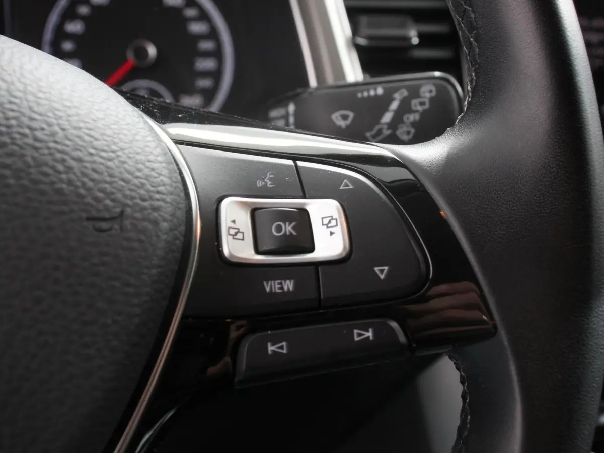 1.5 TSI 150pk DSG Style Team Climate Control Camera Parkeer sensoren Adaptive Cruise control Dab Electrisch bedienbare kofferbak Lichtmetalen Velgen