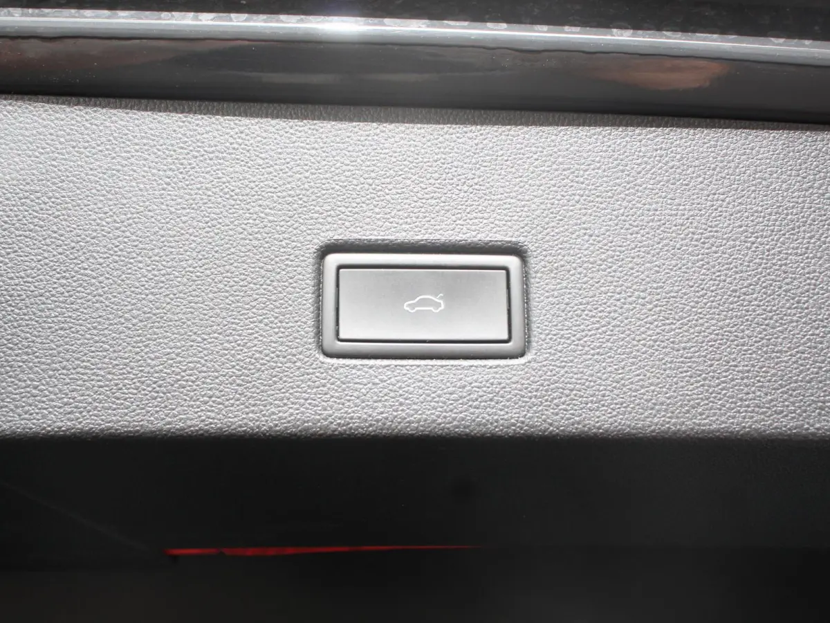 1.5 TSI 150pk DSG Style Team Climate Control Camera Parkeer sensoren Adaptive Cruise control Dab Electrisch bedienbare kofferbak Lichtmetalen Velgen