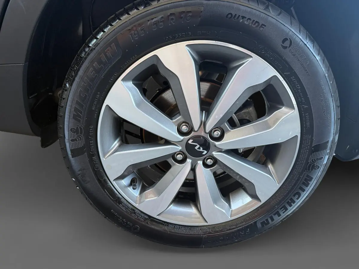 1.0 T-GDi MHEV DynamicPlusLine Automaat | Cruise Control Adaptief | Stoelverwarming | Carplay & Android Auto | Camera | Fabrieksgarantie t/ 3-5-2032 + 3x 1 jaar* | NAP
