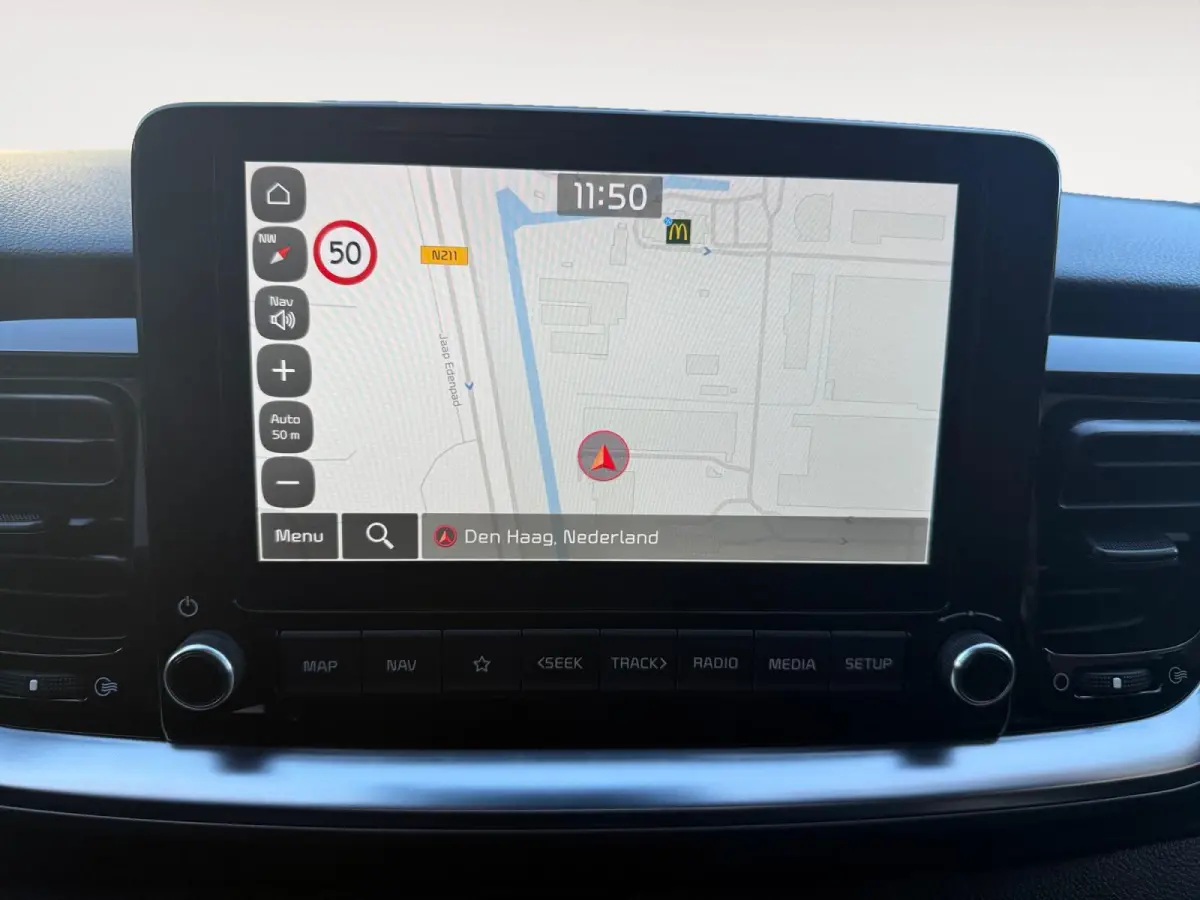1.0 T-GDi MHEV DynamicPlusLine Automaat | Cruise Control Adaptief | Stoelverwarming | Carplay & Android Auto | Camera | Fabrieksgarantie t/ 3-5-2032 + 3x 1 jaar* | NAP